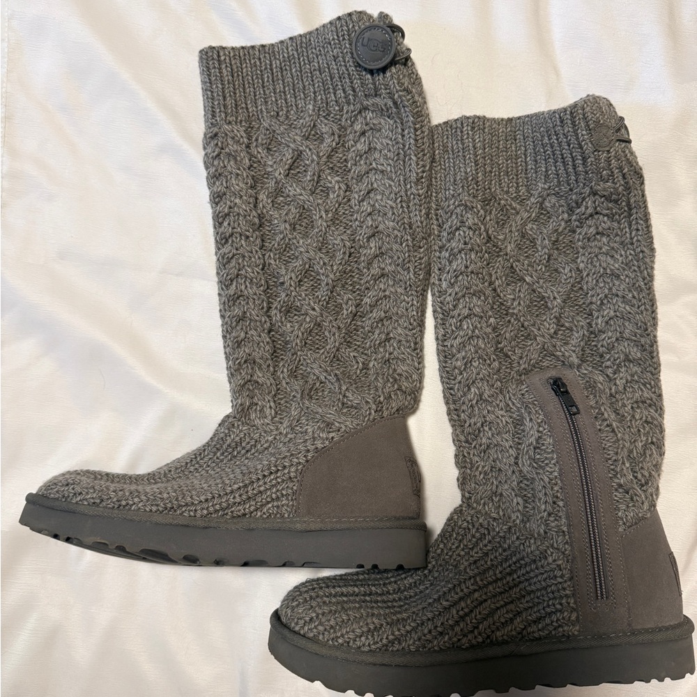 UGG Classic Cardi Cabled Knit Boots Grey Size 9